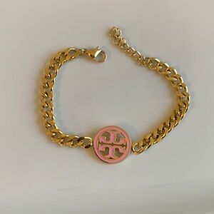 Elegant pink and gold bracelet